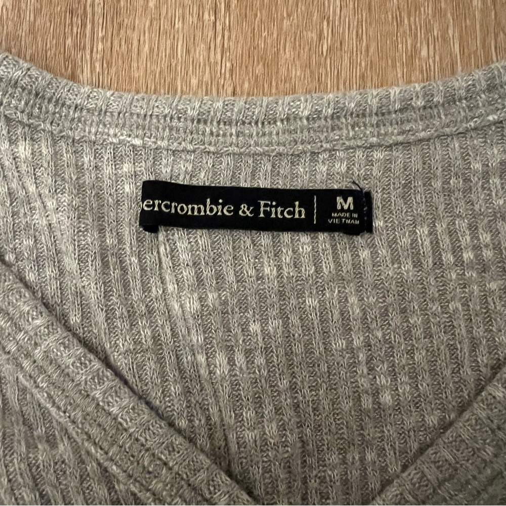 abercrombie button up top - Picture 2 of 2